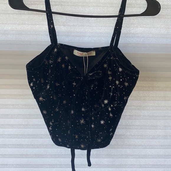 Kind of feels like a large size m - Picture 1 of 3